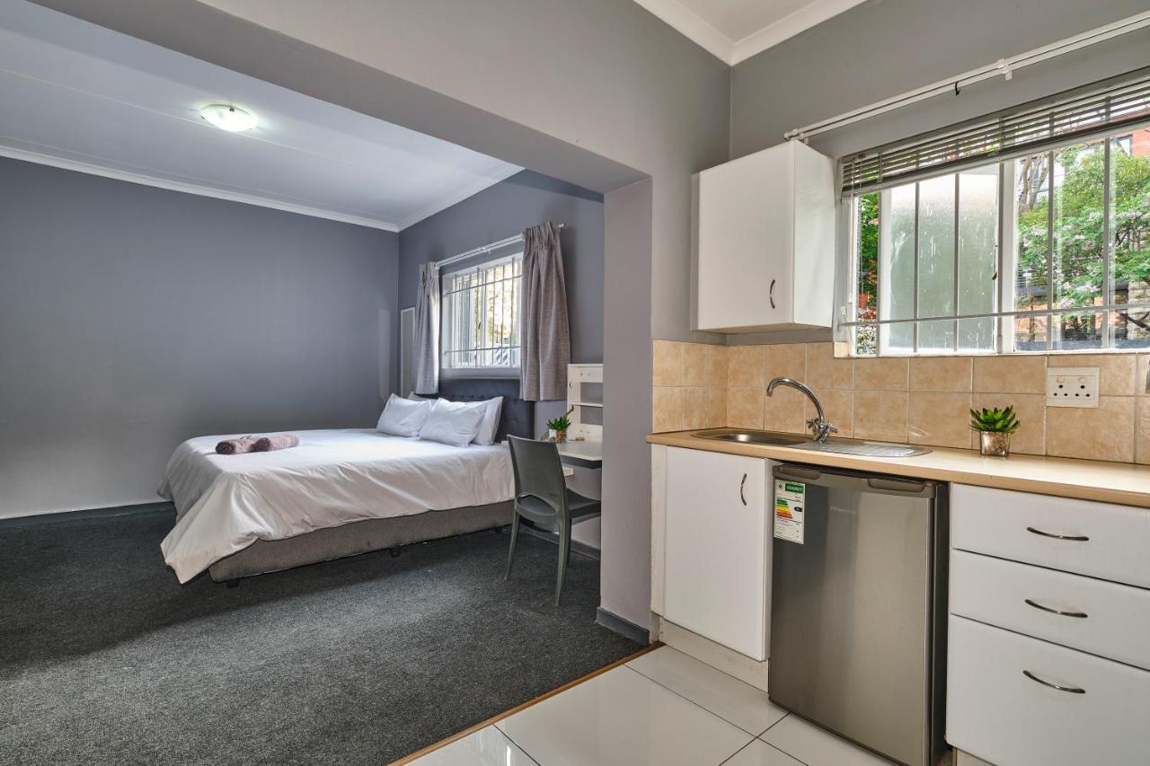 Inn & Out Sandton Johannesburg Buitenkant foto